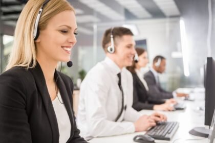 What Are Avstarnews Contact Working Hours?