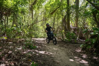 Lightweight Electric Dirt Bikes for Adults: Comfort, Handling, and Portability